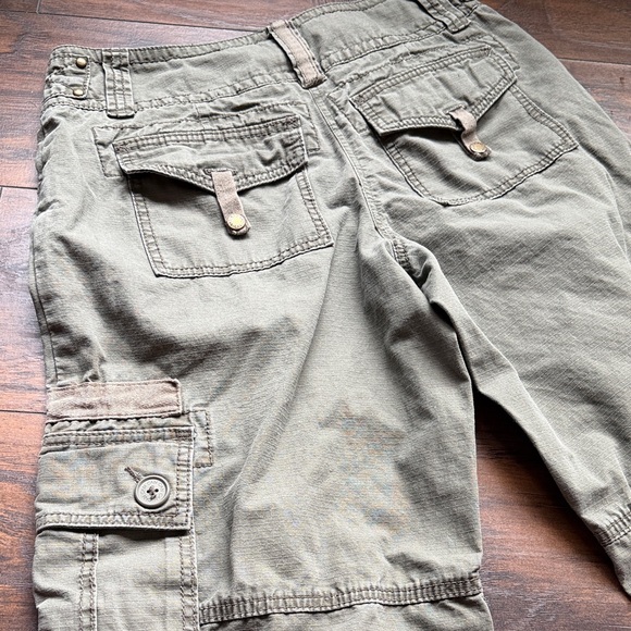 Green CAbi Cargo Capri Pants style #556 size 8 (Z1) - Picture 8 of 8